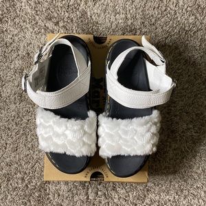 Size 7 Dr. Marten’s White Faux Fur Sandals w. Heart Details